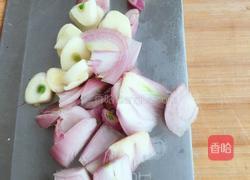 牛肉炒胡萝卜的做法图解1