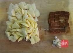 红烧农家小土豆的做法图解1