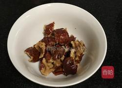 红枣莲子银耳汤的做法图解3
