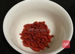 红枣莲子银耳汤的做法图解4