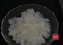 红枣莲子银耳汤的做法图解8