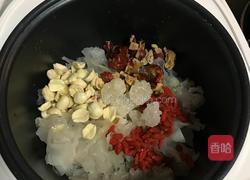 红枣莲子银耳汤的做法图解10