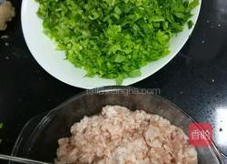 芹菜饺子的做法图解1