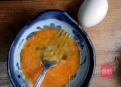 三文魚蛋煎餅的做法图解2