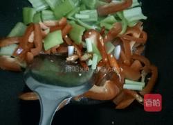 辣椒炒猪耳的做法图解4