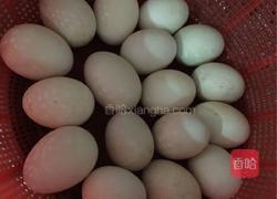 秘制咸鸭蛋的做法图解1