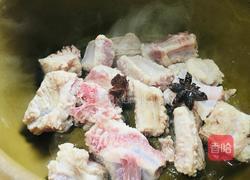 板栗焖排骨的做法图解3