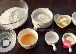 葱香肉松面包卷的做法图解1