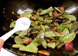五花肉炒扁豆的做法图解15