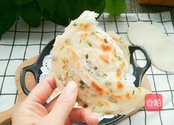饺子皮版葱油饼的做法图解1