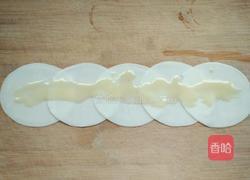 饺子皮版葱油饼的做法图解6