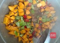 南瓜炖牛肉的做法图解9