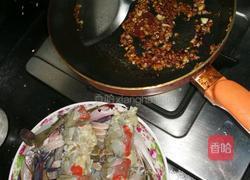 螃蟹蒸粉丝的做法图解3