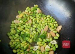 火腿木耳炒毛豆的做法图解4