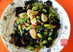 火腿木耳炒毛豆的做法图解7