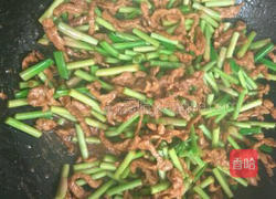 蒜苔肉丝炒饼的做法图解6