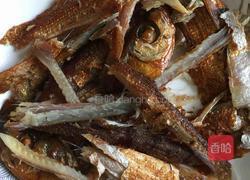 手撕翘嘴鱼的做法图解3