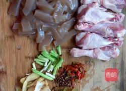 魔芋烧鸭翅根的做法图解1