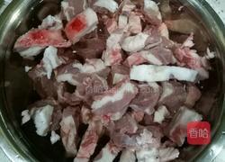 牛腩炖白萝卜的做法图解1