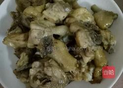 辣椒炒鸡腿肉的做法图解3