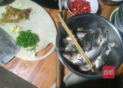 鲫鱼汤凉拌鲫鱼的做法图解1