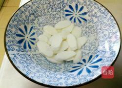 木耳炒山药的做法图解1