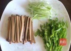 尖椒炒蛋定姐鸡蛋干的做法图解2