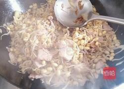 猪肉炒黄豆芽的做法图解6