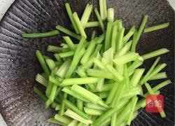 西芹百合的做法图解2