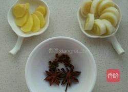 白菜冻豆腐炖粉条的做法图解1