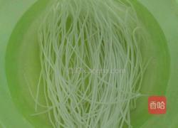 白菜冻豆腐炖粉条的做法图解2