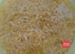 酸菜炖猪肉的做法图解2