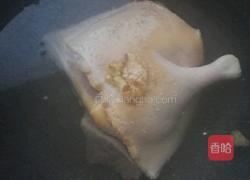 鸭肉闷玉菇的做法图解1