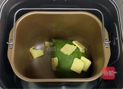 抹茶麻薯夹心软欧包的做法图解2