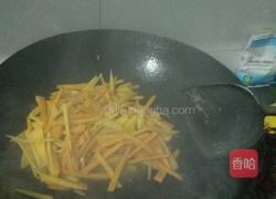 炒番薯条的做法图解5