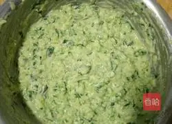 Illustration of how to make celery pressure-reducing cake 4