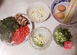 蔬菜汤面的做法图解1