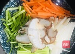 五彩鸡丝的做法图解3