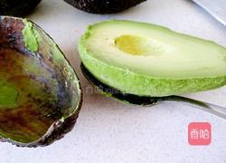 牛油果香蕉奶昔的做法图解2