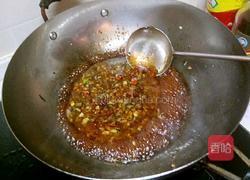 鲁菜大师蒋家菜秘制油泼清蒸鲈鱼的做法图解5