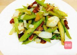 百合西芹炒腊肉的做法图解9