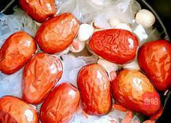 银耳莲子红枣桂圆枸杞汤的做法图解4