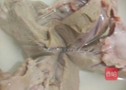 莲子炖猪心的做法图解2