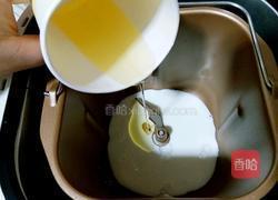 自制培根大虾披萨的做法图解3