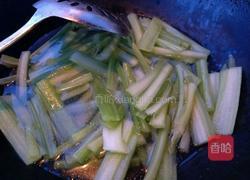 芹菜炒里脊的做法图解6