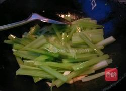 芹菜炒里脊的做法图解11