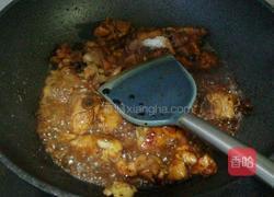 榛蘑炖鸡腿的做法图解7