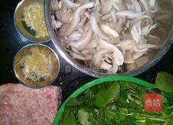 镇西关(浸平菇西洋菜)的做法图解1