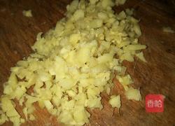 油炸小肉丸子的做法图解2