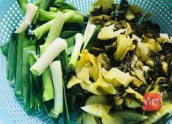 酸菜小炒肉的做法图解2